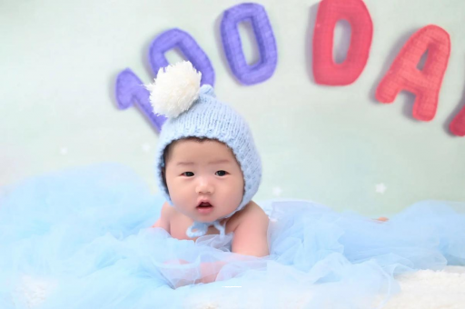 代怀包生男孩机构宝宝走路脚往里撇